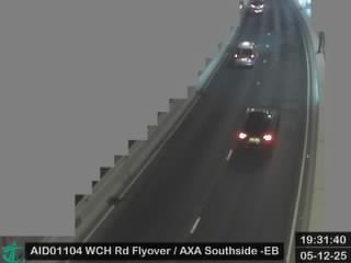 黃竹坑道行車天橋近安盛匯 - 東行