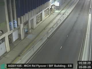 黃竹坑道行車天橋近本利發工業大廈 - 東行