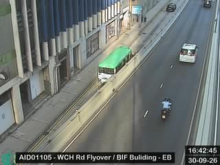 黃竹坑道行車天橋近本利發工業大廈 - 東行