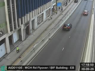 黃竹坑道行車天橋近本利發工業大廈 - 東行