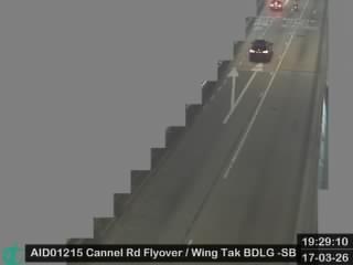 堅拿道天橋近永德大廈 - 南行