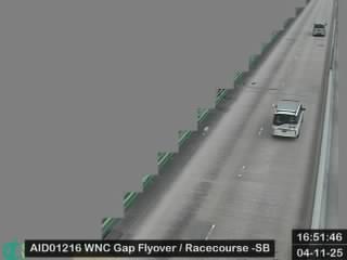 黃泥涌峽天橋近馬場 - 南行