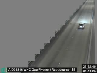 黃泥涌峽天橋近馬場 - 南行