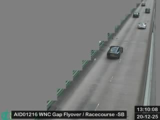 黃泥涌峽天橋近馬場 - 南行