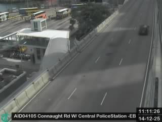 干諾道西天橋近中區警署 - 東行