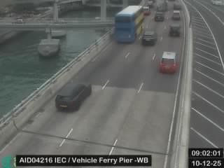 東區走廊近渡輪碼頭 - 西行