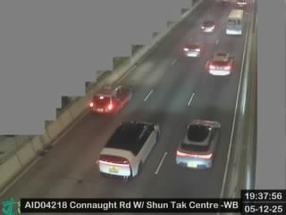 干諾道西天橋近信德中心 - 西行