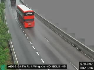荃灣路近永健工業大廈 - 北行