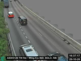 荃灣路近永健工業大廈 - 北行