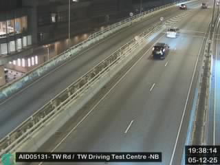 荃灣路近荃灣駕駛考試中心 - 北行