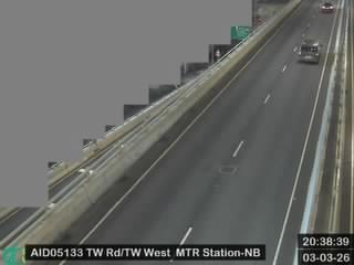 荃灣路近港鐵荃灣西站 - 北行