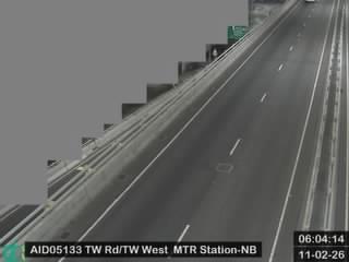 荃灣路近港鐵荃灣西站 - 北行