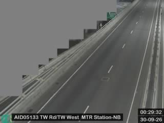 荃灣路近港鐵荃灣西站 - 北行