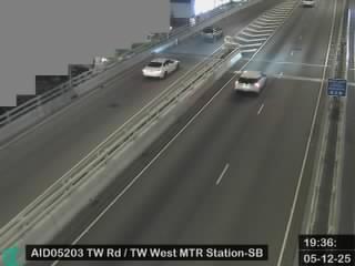 荃灣路近港鐵荃灣西站 - 南行