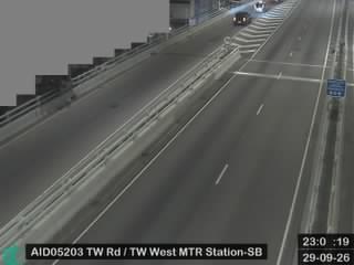 荃灣路近港鐵荃灣西站 - 南行