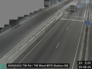荃灣路近港鐵荃灣西站 - 南行