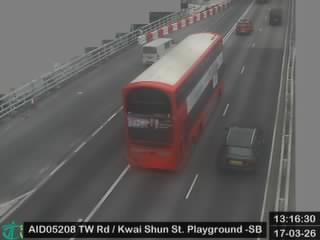 荃灣路近葵順街遊樂場 - 南行