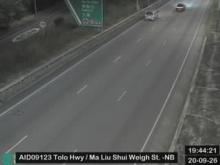 吐露港公路近馬料水秤車站 - 北行