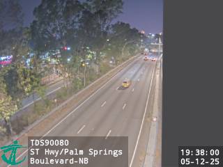 新田公路近加州花園大道 - 北行