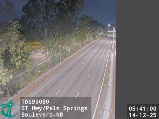 新田公路近加州花園大道 - 北行