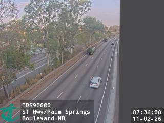 新田公路近加州花園大道 - 北行