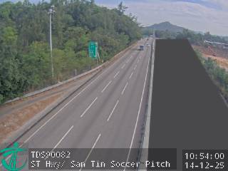 新田公路近新田足球場 - 北行