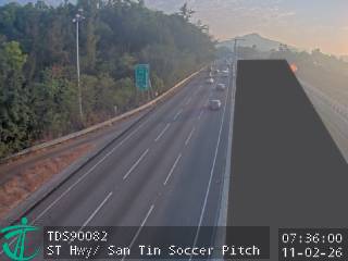 新田公路近新田足球場 - 北行