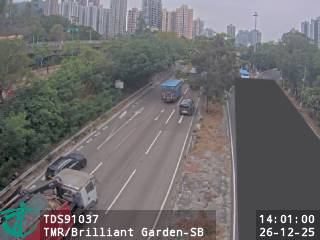 屯門公路近輕鐵鳳地站 - 南行