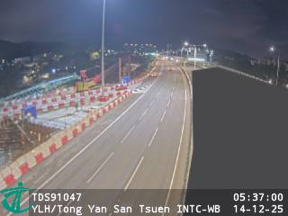 元朗公路近唐人新村交匯處 - 西行