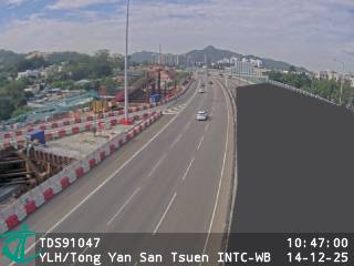 元朗公路近唐人新村交匯處 - 西行