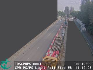 青山公路屏山段近屏山輕鐵站 - 東行