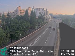 青田路近屯門鄧肇堅運動場 - 東行