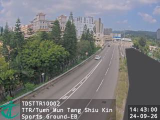 青田路近屯門鄧肇堅運動場 - 東行